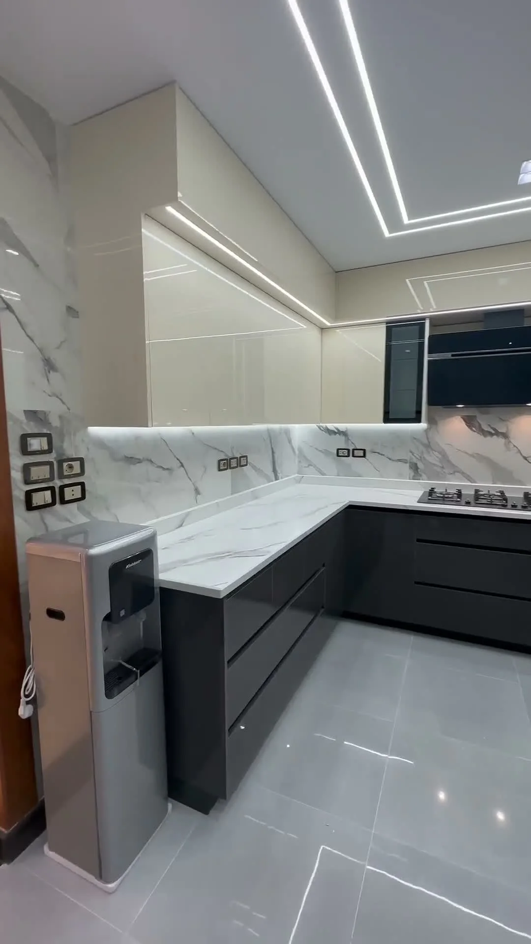 Modern high gloss kitchens 1